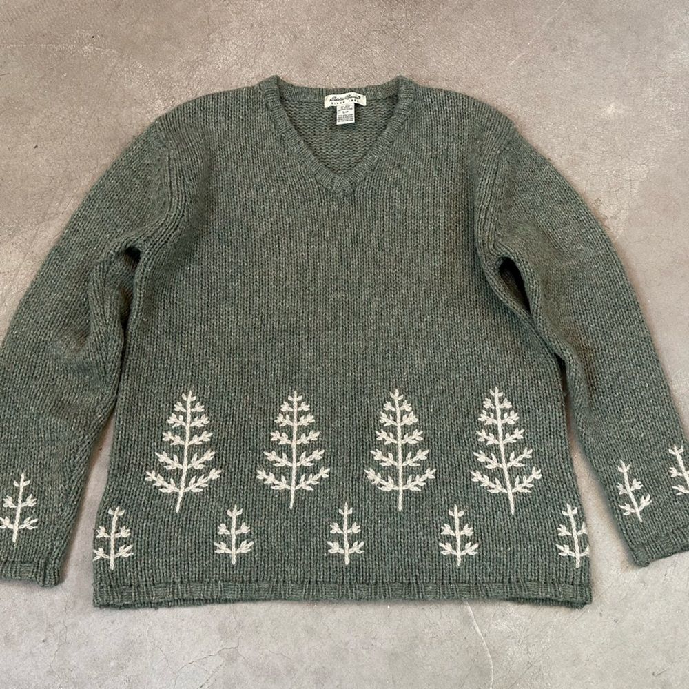 Vtg Eddie Bauer Womens Size Small Wool V-neck Pine Trees Sweater